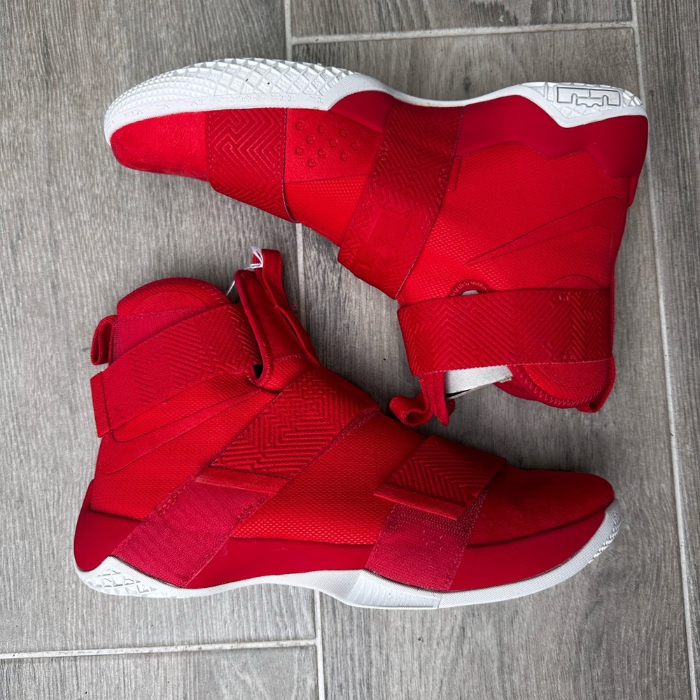 LEBRON SOLDIER 10 SFG